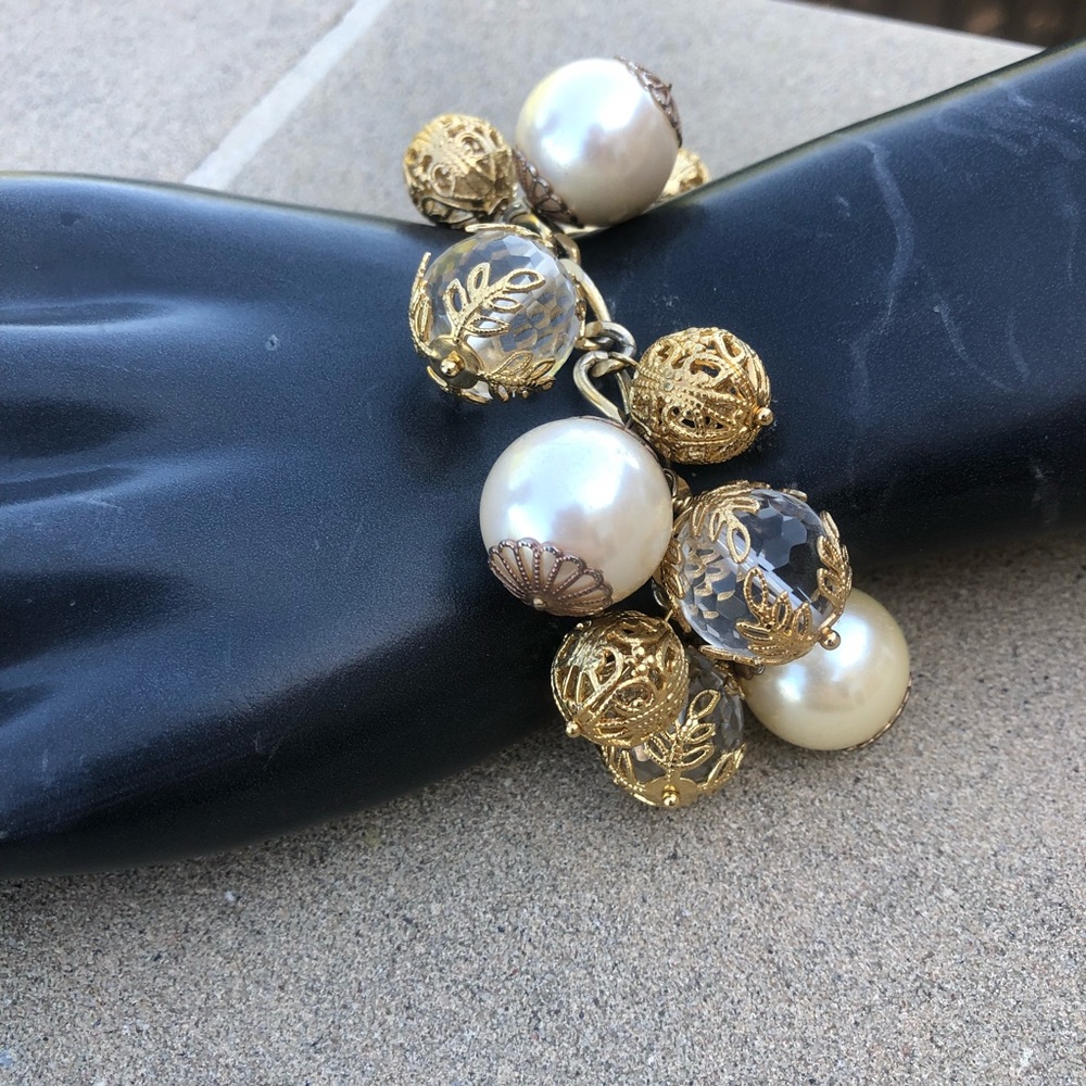 Gold pearl bracelet